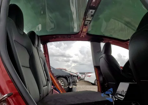 2024 Tesla Model 3 из США, поврежденный, VIN 5YJ3E1EB8RF769052